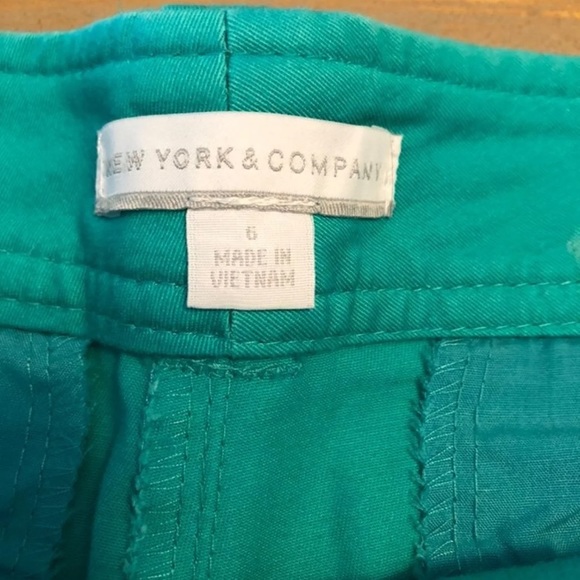 NY & Co teal shorts, zip fly, w/ pockets. Size 6 - Picture 6 of 6